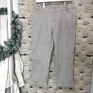 Eddie Bauer tan and white Vashon Fit Striped searsucker cropped Pants size 4